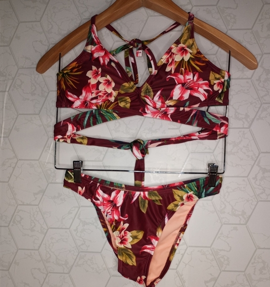 Shade & Shore wrap halter plum floral bikini set - Picture 4 of 12